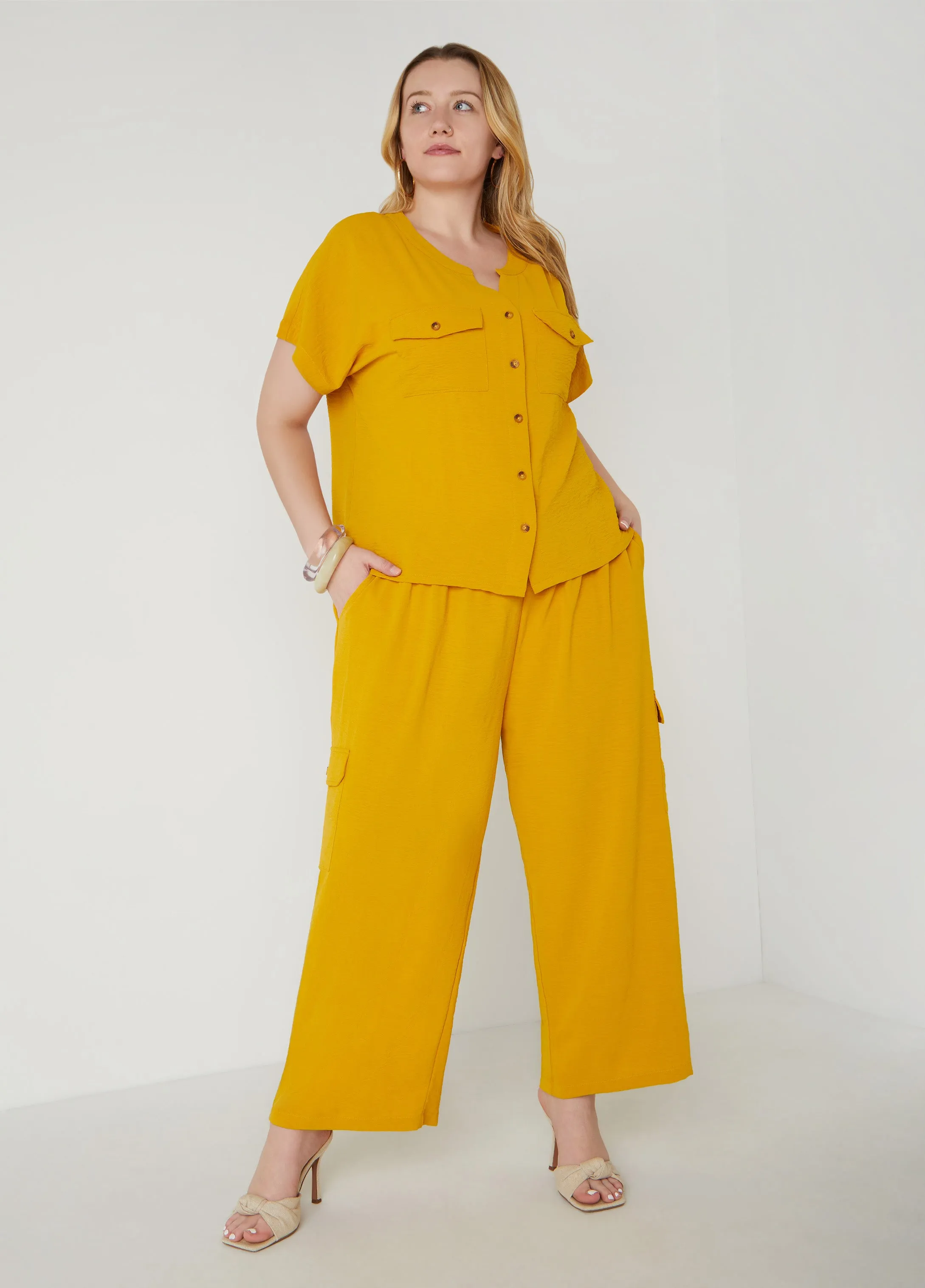 Mid Rise Textured Cargo Pants